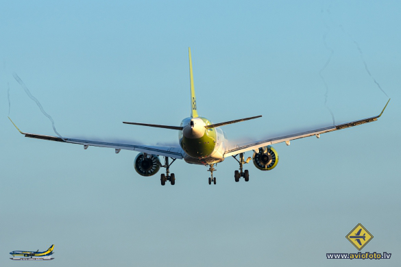 Airbus A220-300