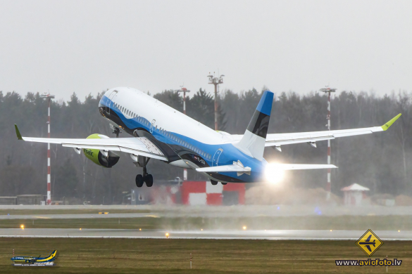 Airbus A220-300