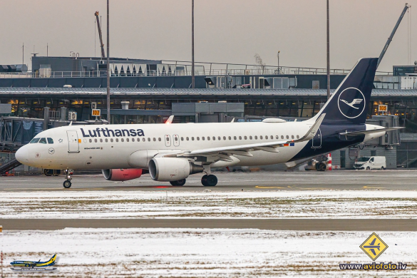 Airbus A320-214