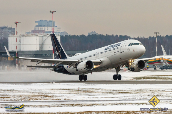 Airbus A320-214