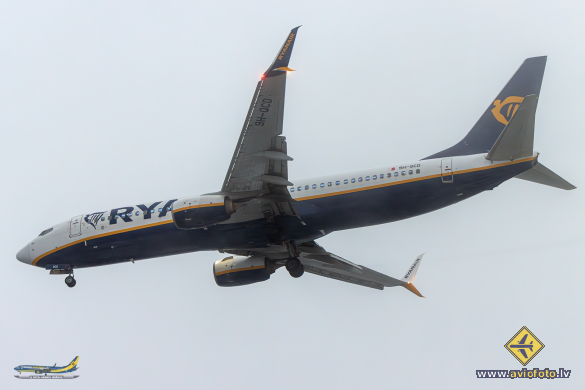 Boeing 737-8AS