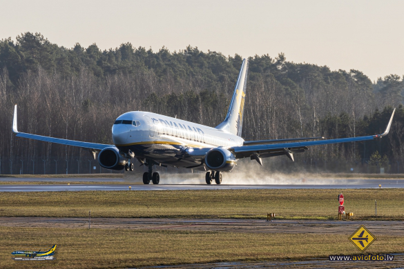 Boeing 737-8AS