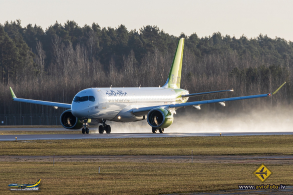 Airbus A220-300