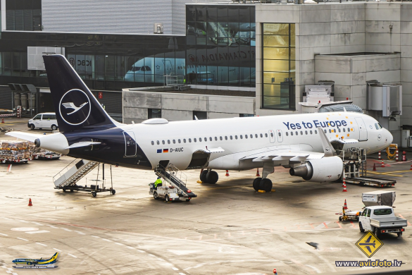 Airbus A320-214