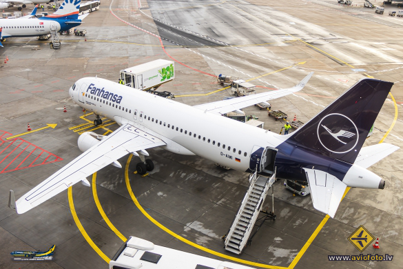 Airbus A320-214