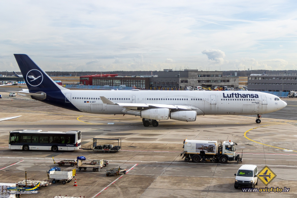 Airbus A340-313X