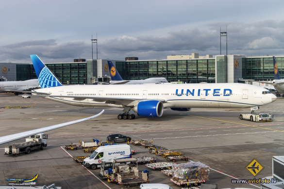 Boeing 777-322/ER