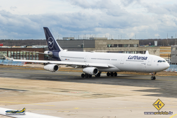 Airbus A340-313