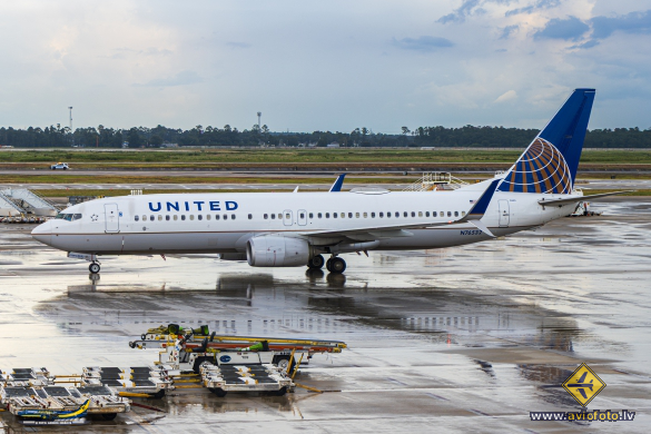 Boeing 737-824