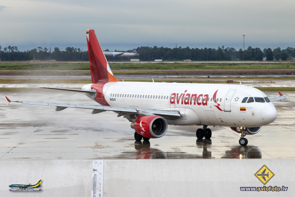 Airbus A320-214