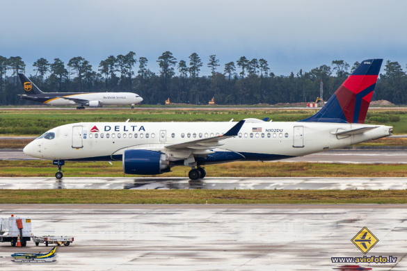 Airbus A220-100