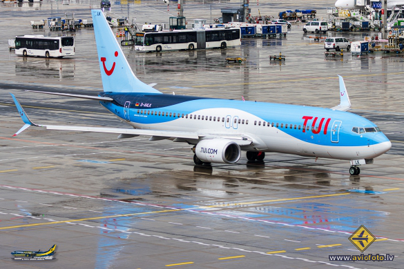 Boeing 737-8K5