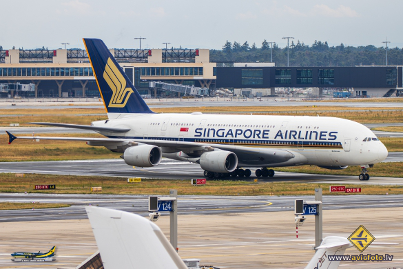 Airbus A380-841