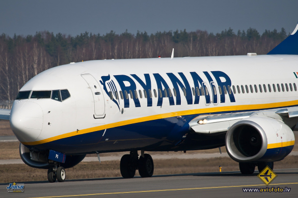 Boeing 737-8AS