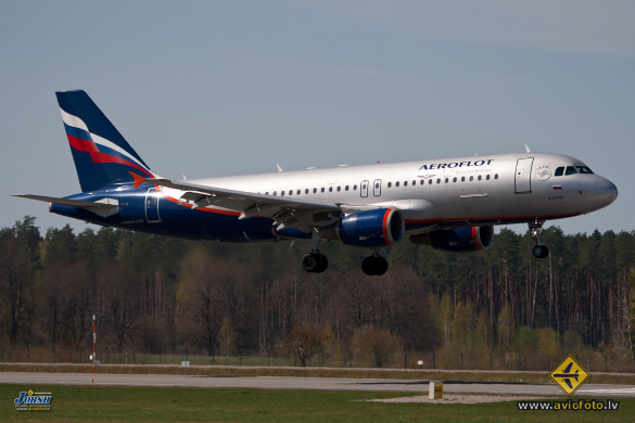 Airbus A320-214