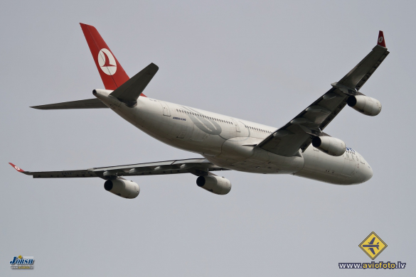 Airbus A340-313X