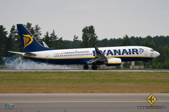 Boeing 737-8AS