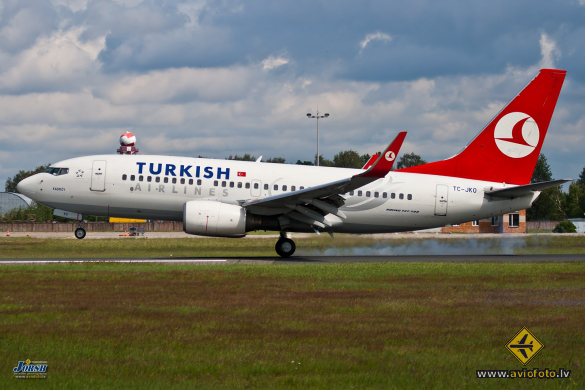 Boeing 737-752