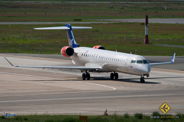 Bombardier CRJ-900LR (CL-600-2D24)