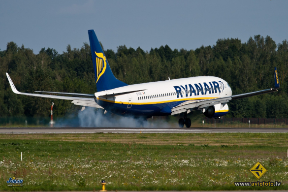 Boeing 737-8AS