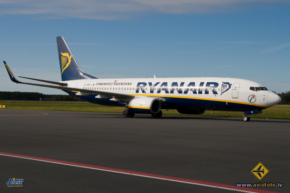 Boeing 737-8AS
