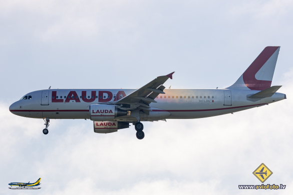 Airbus A320-214