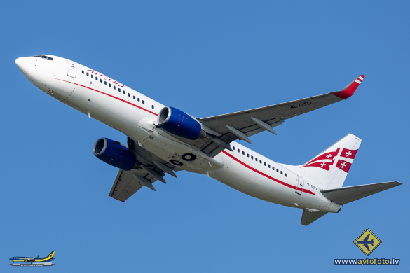 Boeing 737-8FH
