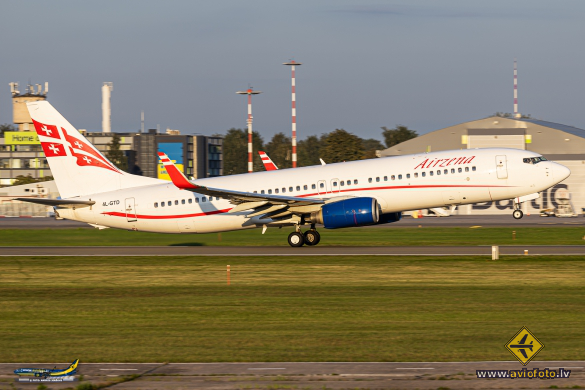 Boeing 737-8FH