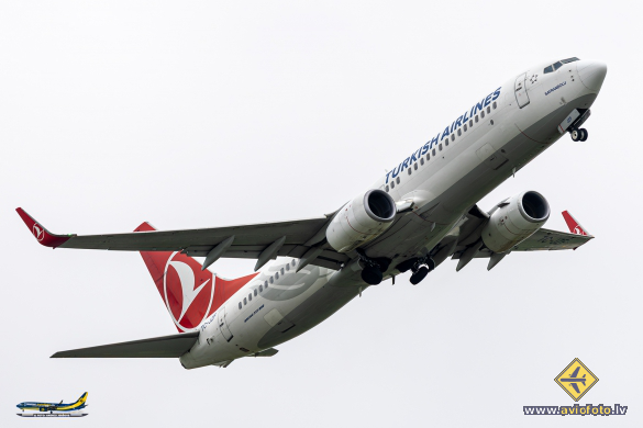 Boeing 737-8F2