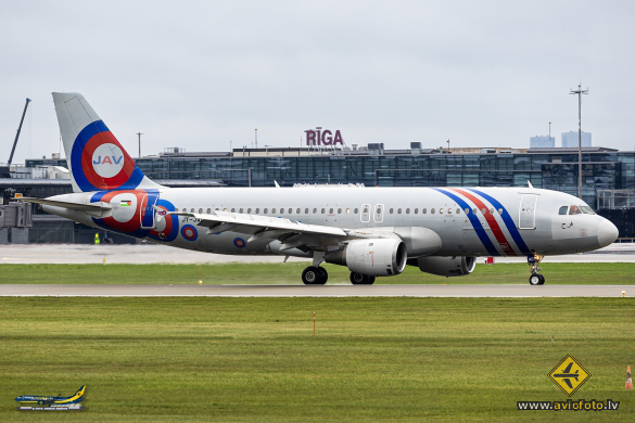 Airbus A320-211