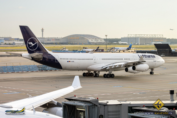 Airbus A340-313