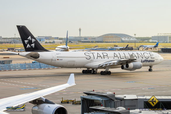 Airbus A340-313