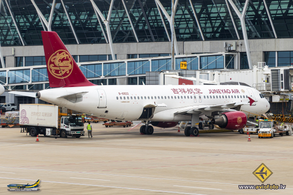 Airbus A320-214