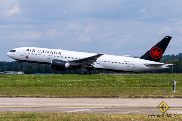 Boeing 777-233/LR