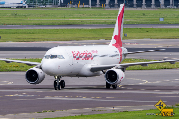 Airbus A320-214