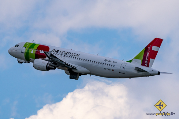 Airbus A320-214