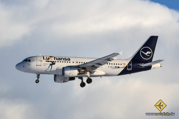 Airbus A319-114