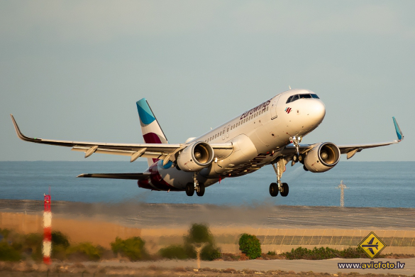 Airbus A320-214