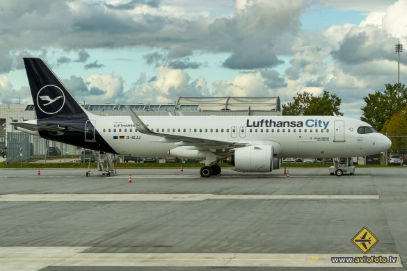 Airbus A320-271N