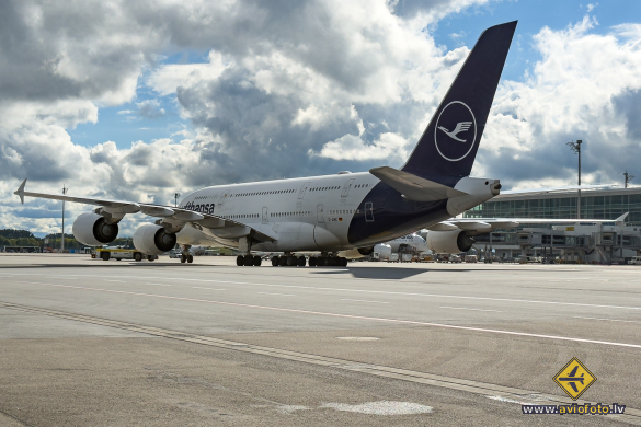 Airbus A380-841