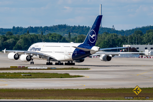 Airbus A380-841