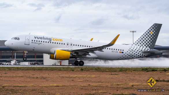 Airbus A320-214