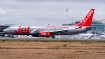 Boeing 737-883