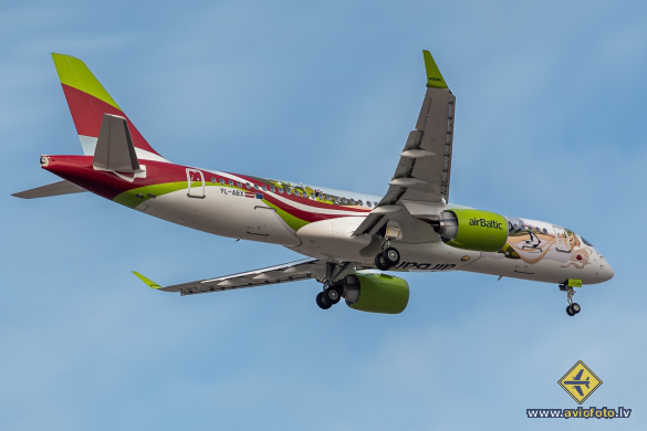 Airbus A220-300