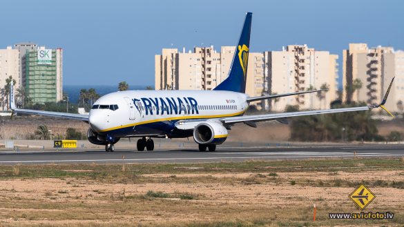 Boeing 737-8AS