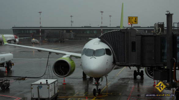 Airbus A220-300