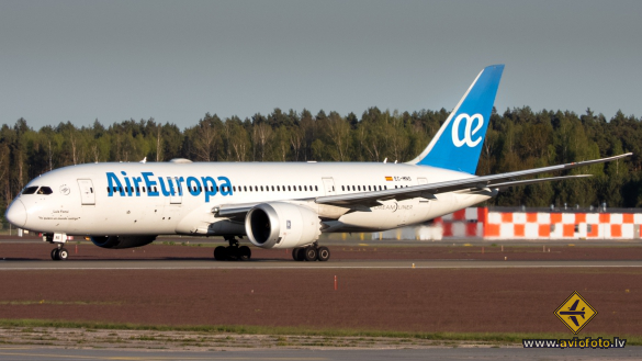 Boeing 787-8 Dreamliner