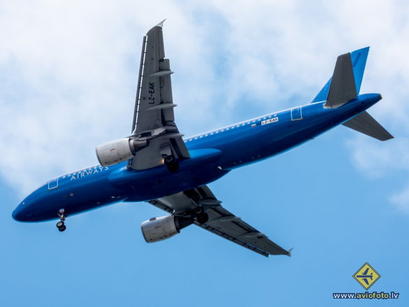 Airbus A320-214