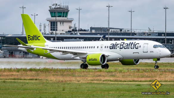 Airbus A220-300