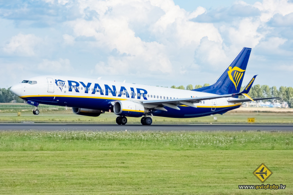 Boeing 737-8AS